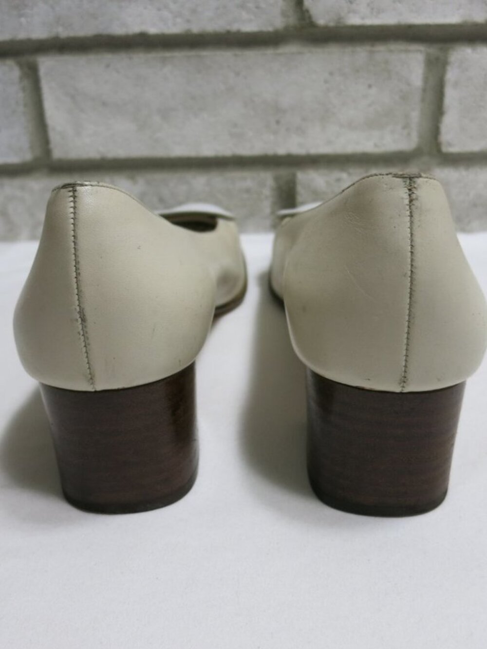 Salvatore Ferragamo Two Tone Leather Dress Pumps Women's Formal Shoe's 9.5 AAAA - Picture 3 of 7